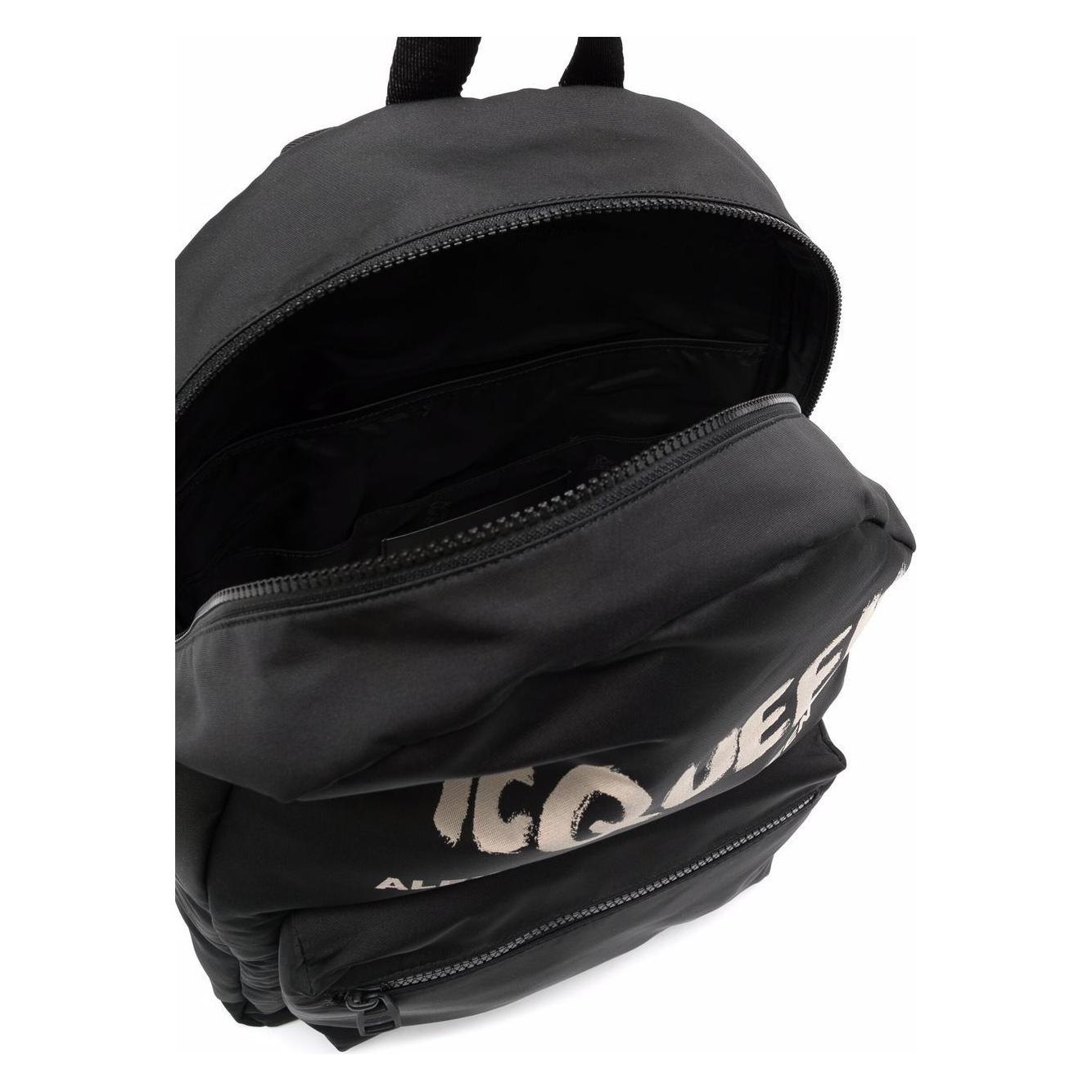 Front view with bag zipped and handles upright.