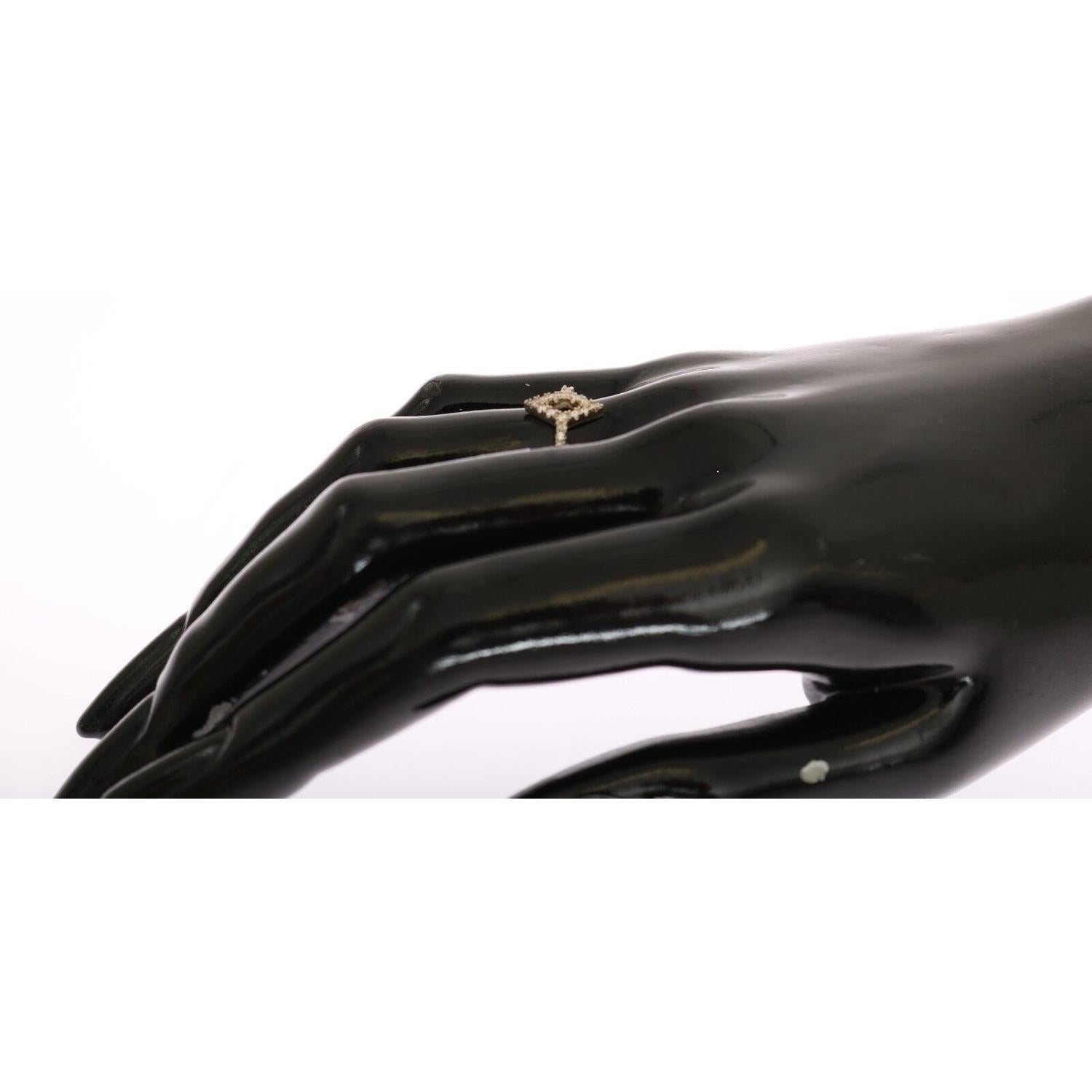 优雅银色 CZ 水晶镶嵌戒指