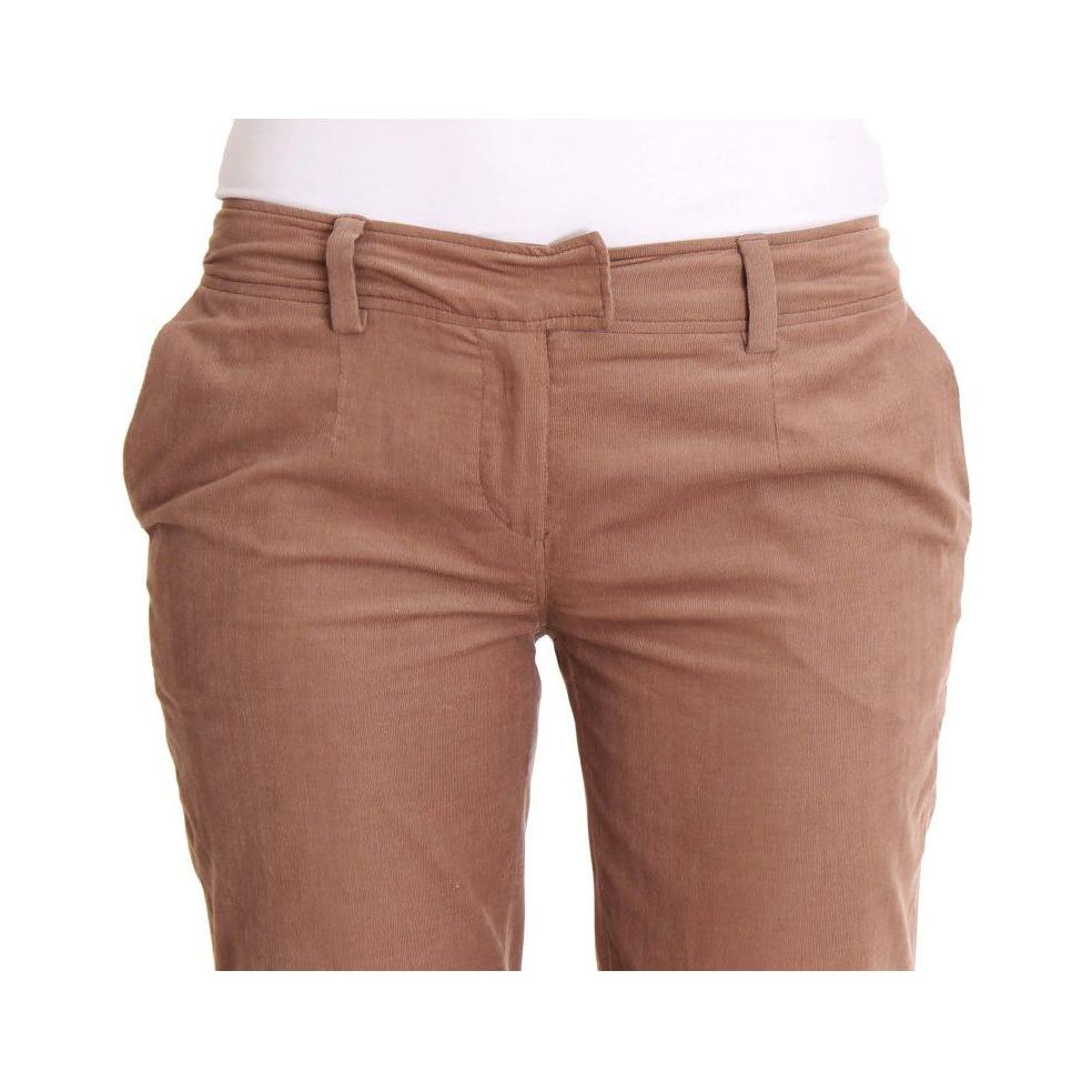 别致的棕色灯芯绒七分裤