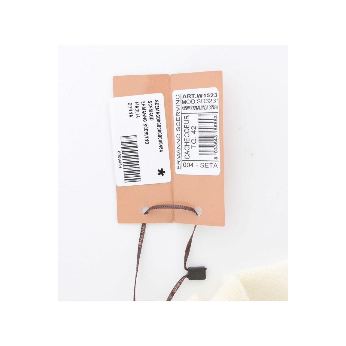 优雅的米白色短款羊驼羊毛混纺毛衣