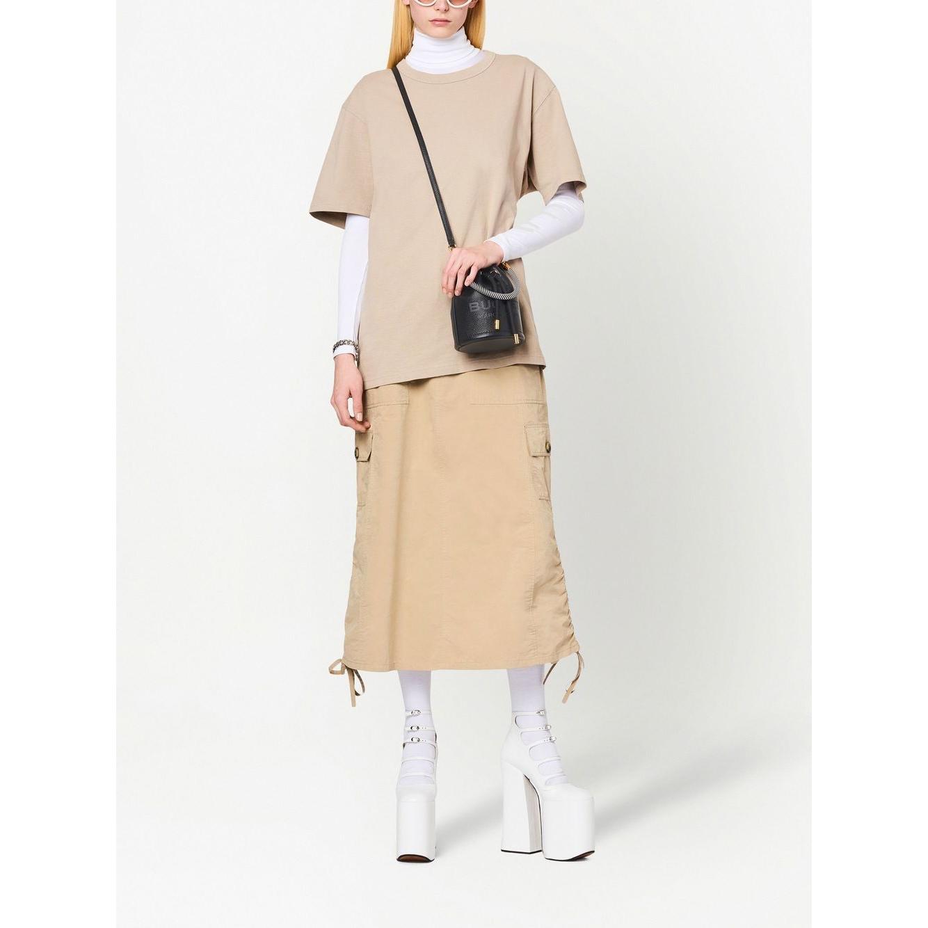Front view with bag zipped and handles upright.