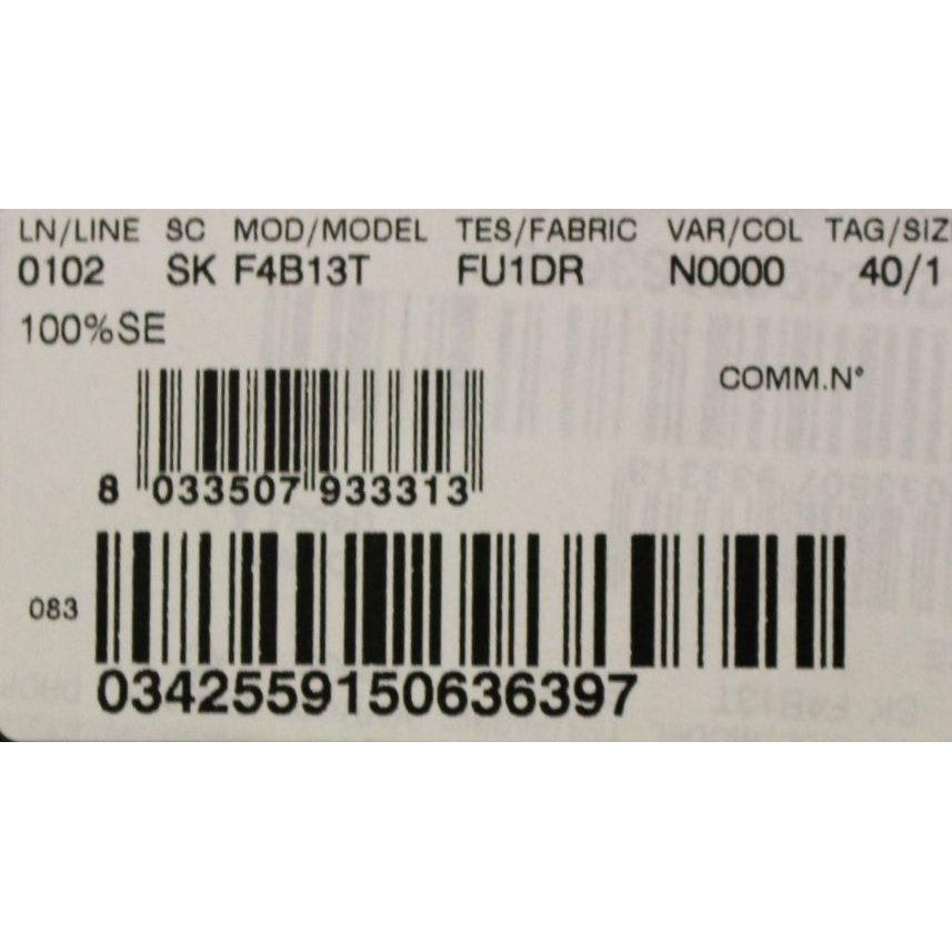 优雅的黑色丝绸晚装裙