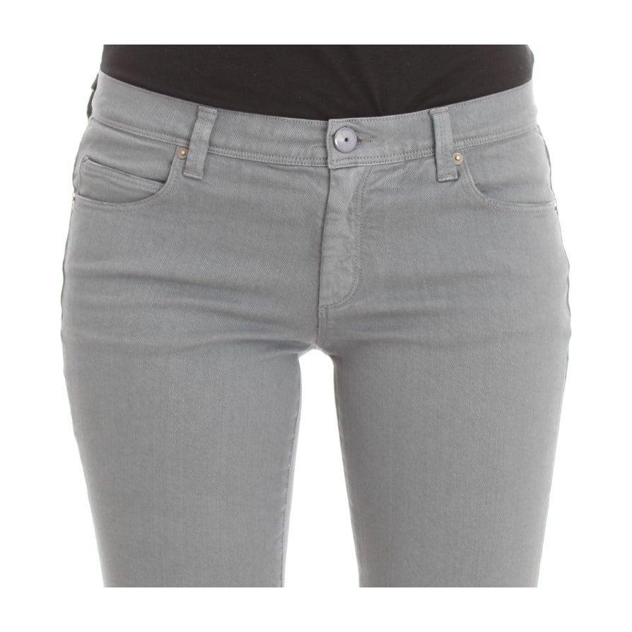 别致修身喇叭裤牛仔裤