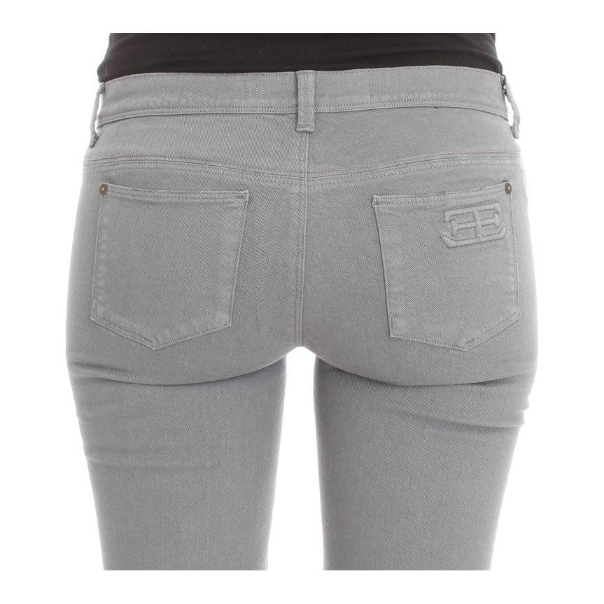 别致修身喇叭裤牛仔裤