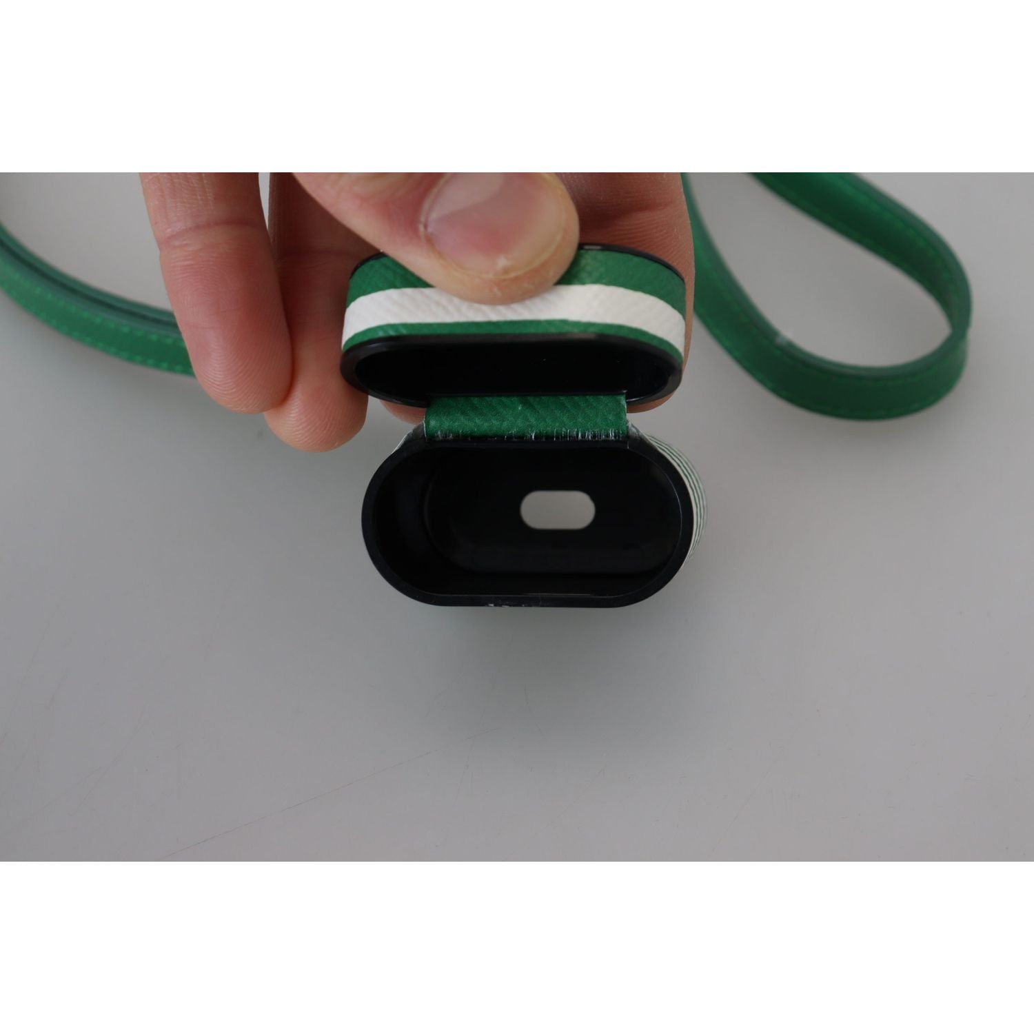 优雅皮革 Airpods 保护套 - 郁郁葱葱的绿色