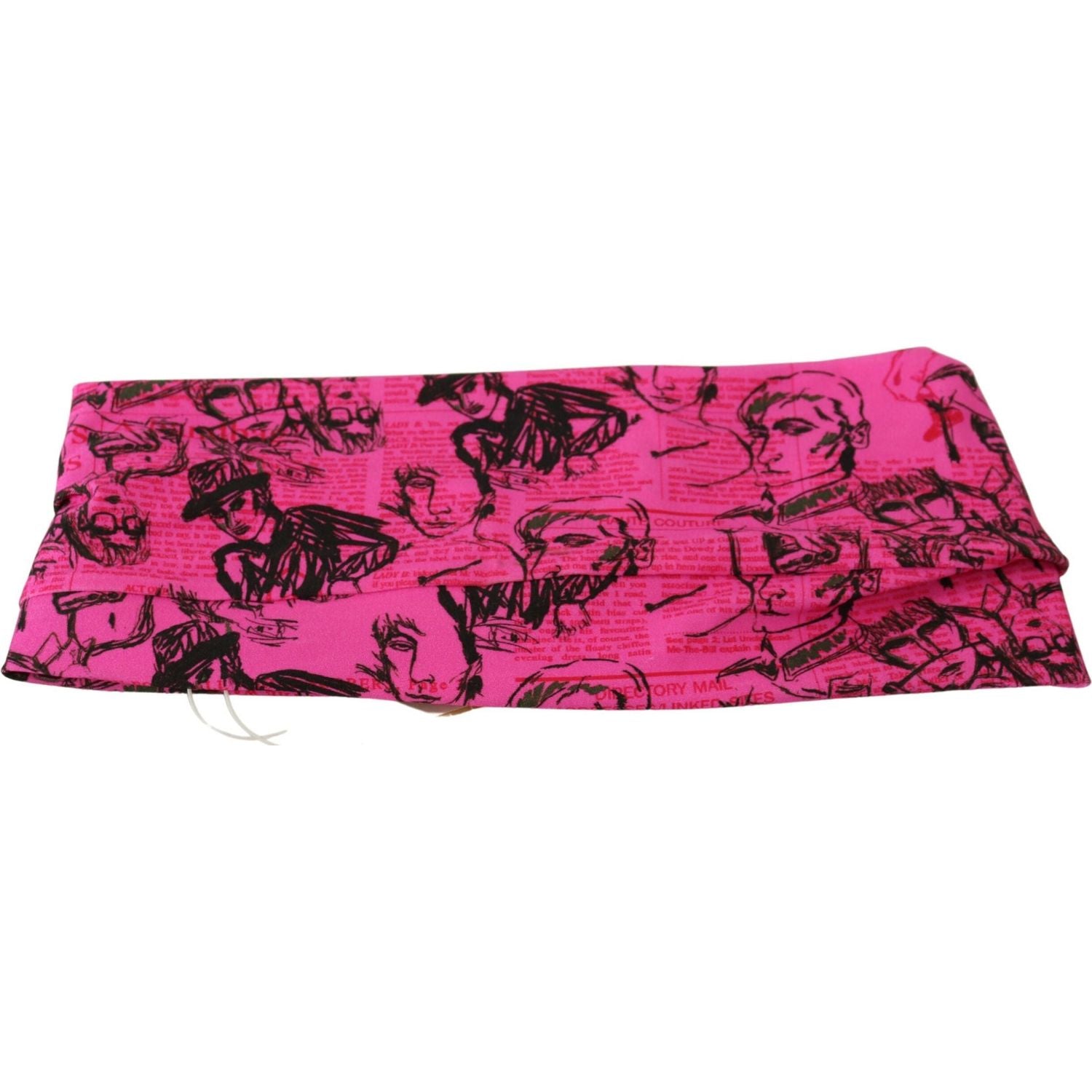 بلوزة قصيرة أنيقة بطبعة جريدة باللون الوردي من جون جاليانو