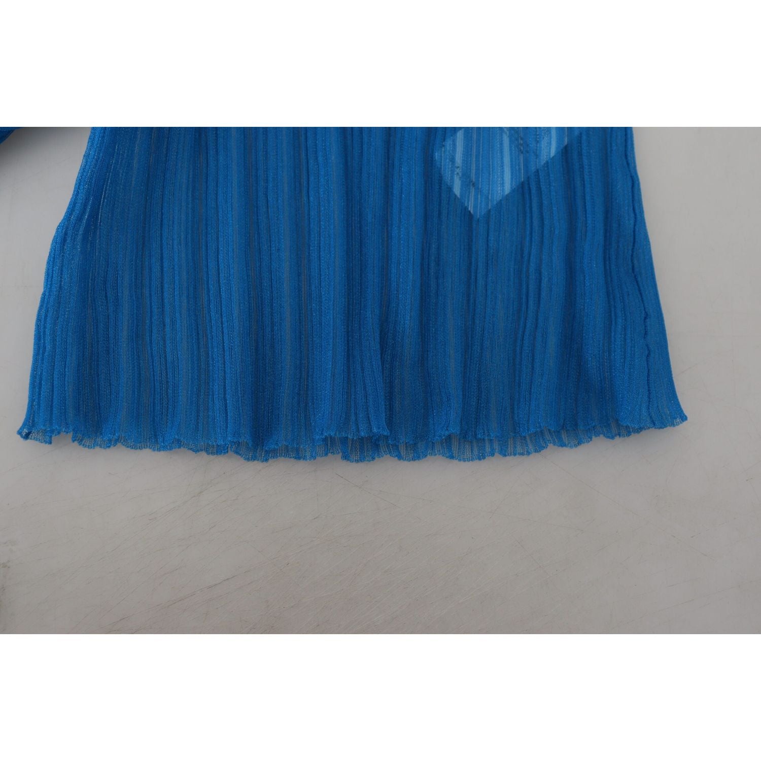 بلوزة شبكية زرقاء أنيقة من دولتشي آند غابانا