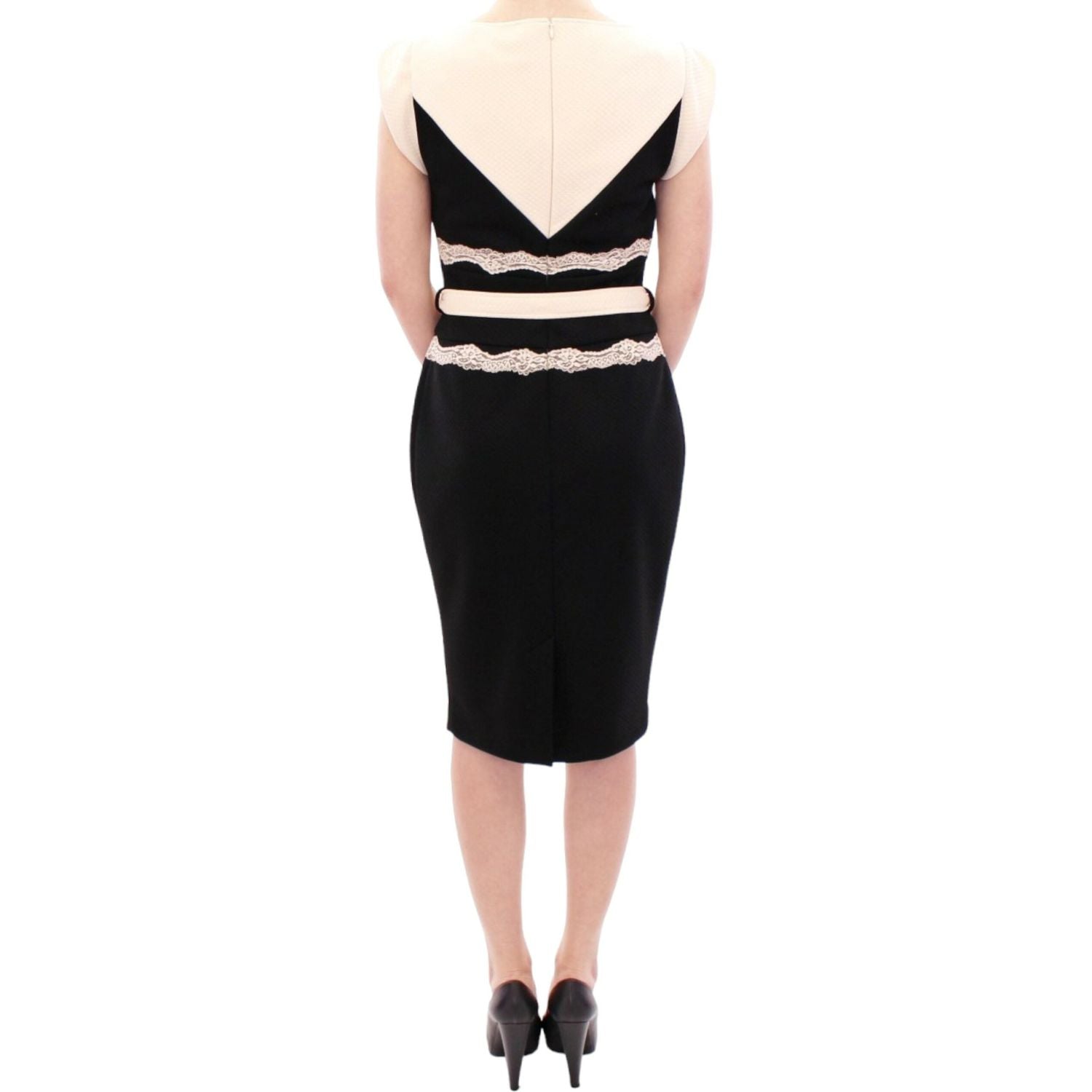 فستان كافالي الأنيق من الدانتيل باللونين الأسود والبيج