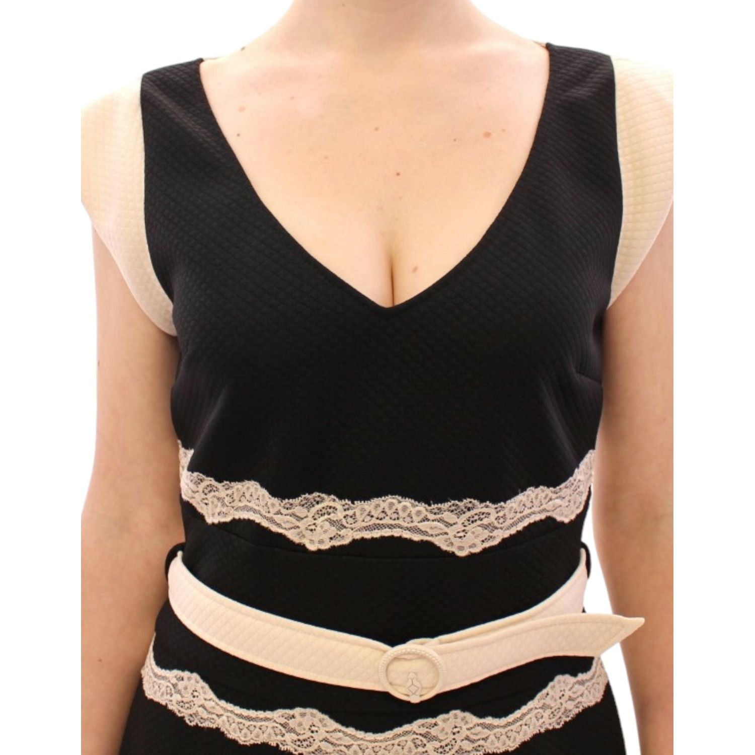 فستان كافالي الأنيق من الدانتيل باللونين الأسود والبيج