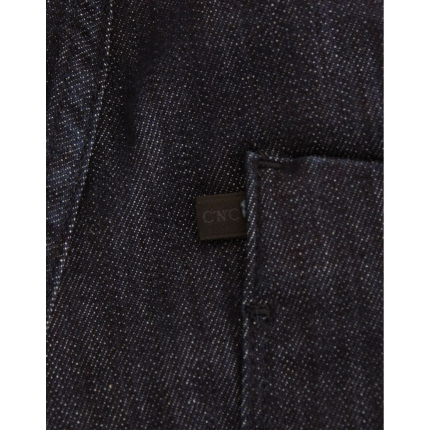 别致的深蓝色紧身牛仔裤