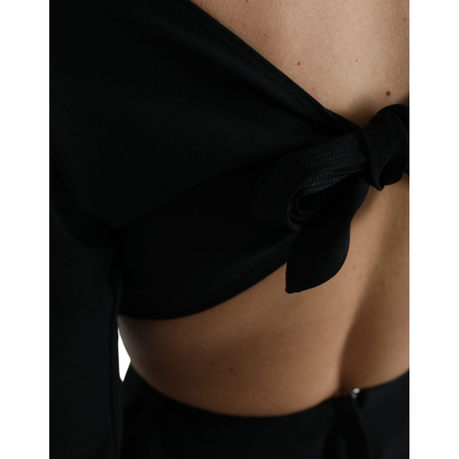 فستان قصير أنيق بفتحة على شكل حرف A من دولتشي آند غابانا