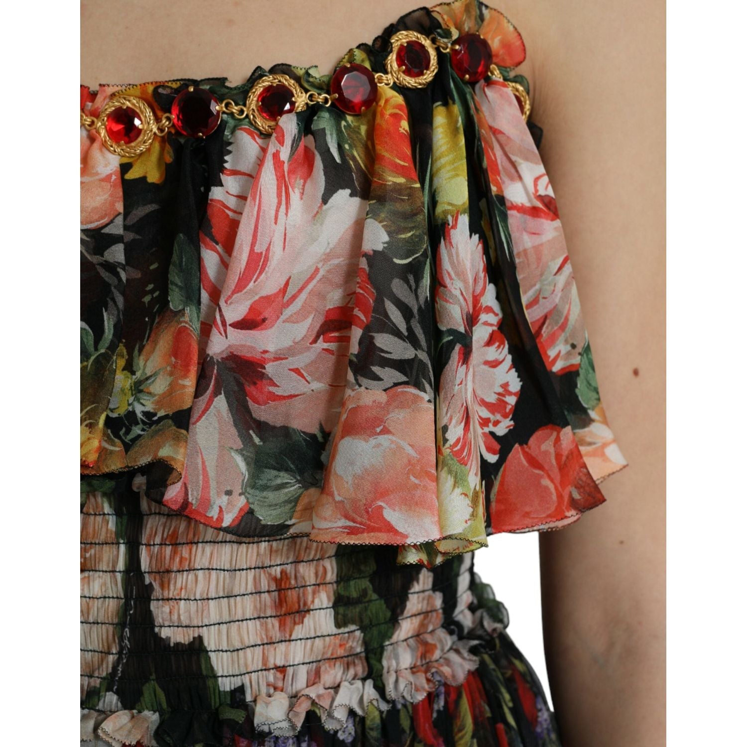 فستان ماكسي من الحرير بنقشة الزهور من دولتشي آند غابانا