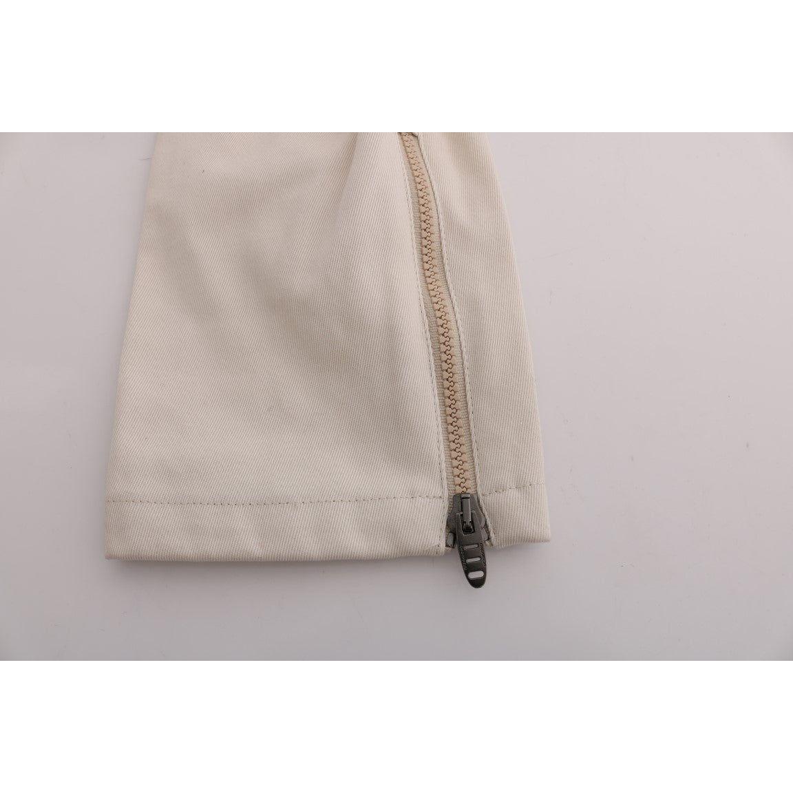 别致的白色修身牛仔宝藏