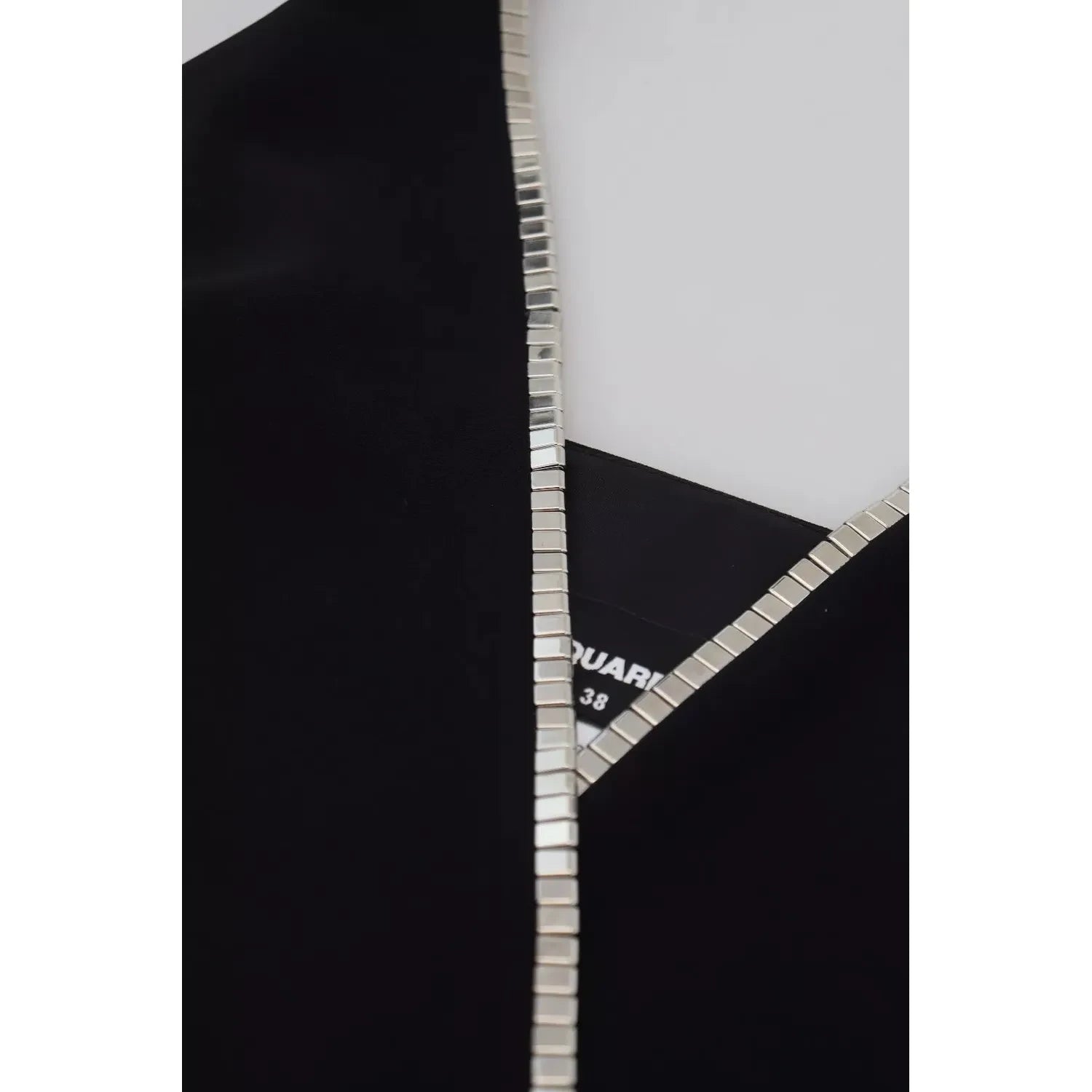 黑色缀饰无袖 V 领连身连衣裙