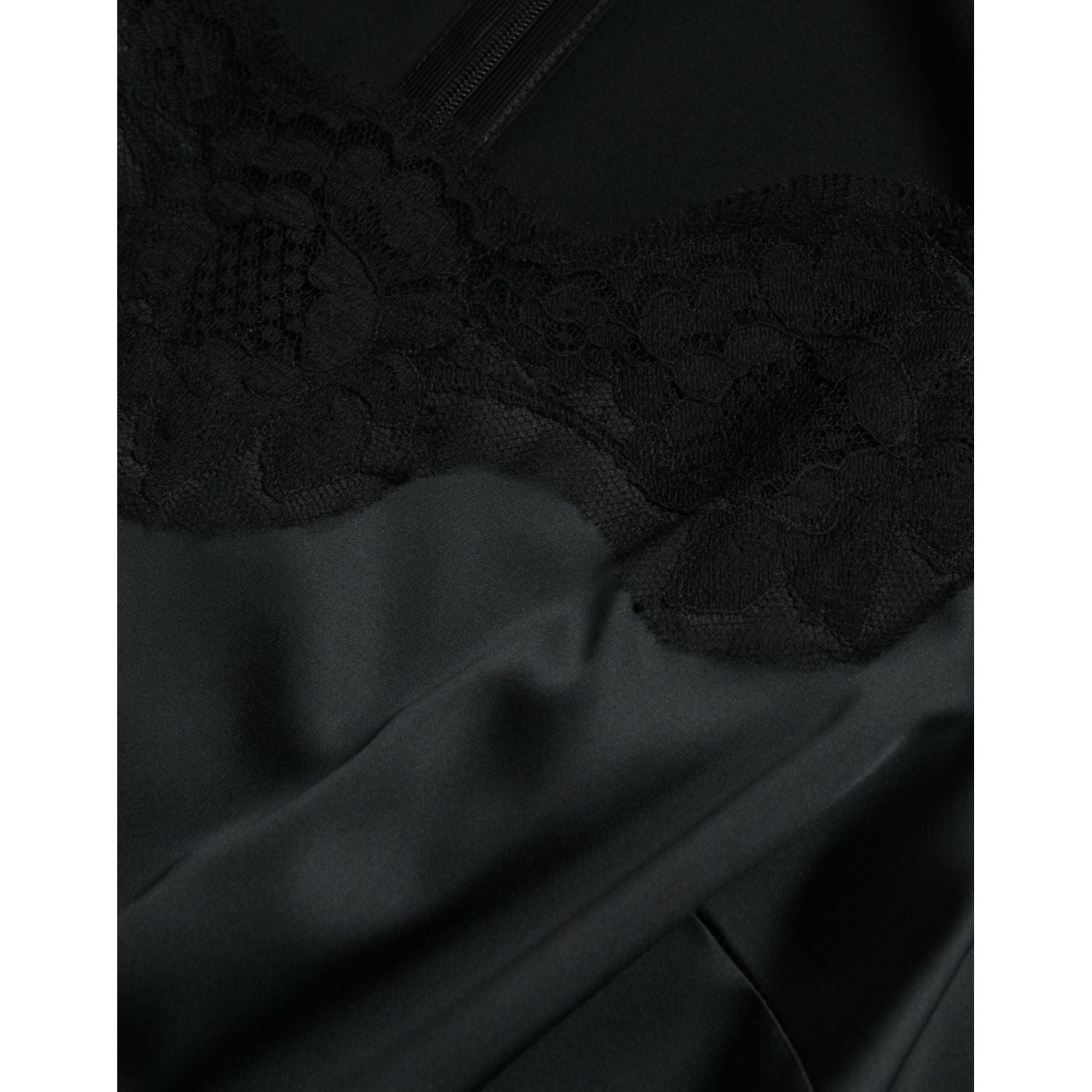 فستان دولتشي آند غابانا متوسط ​​الطول من البوليستر الأسود مع حواف من الدانتيل