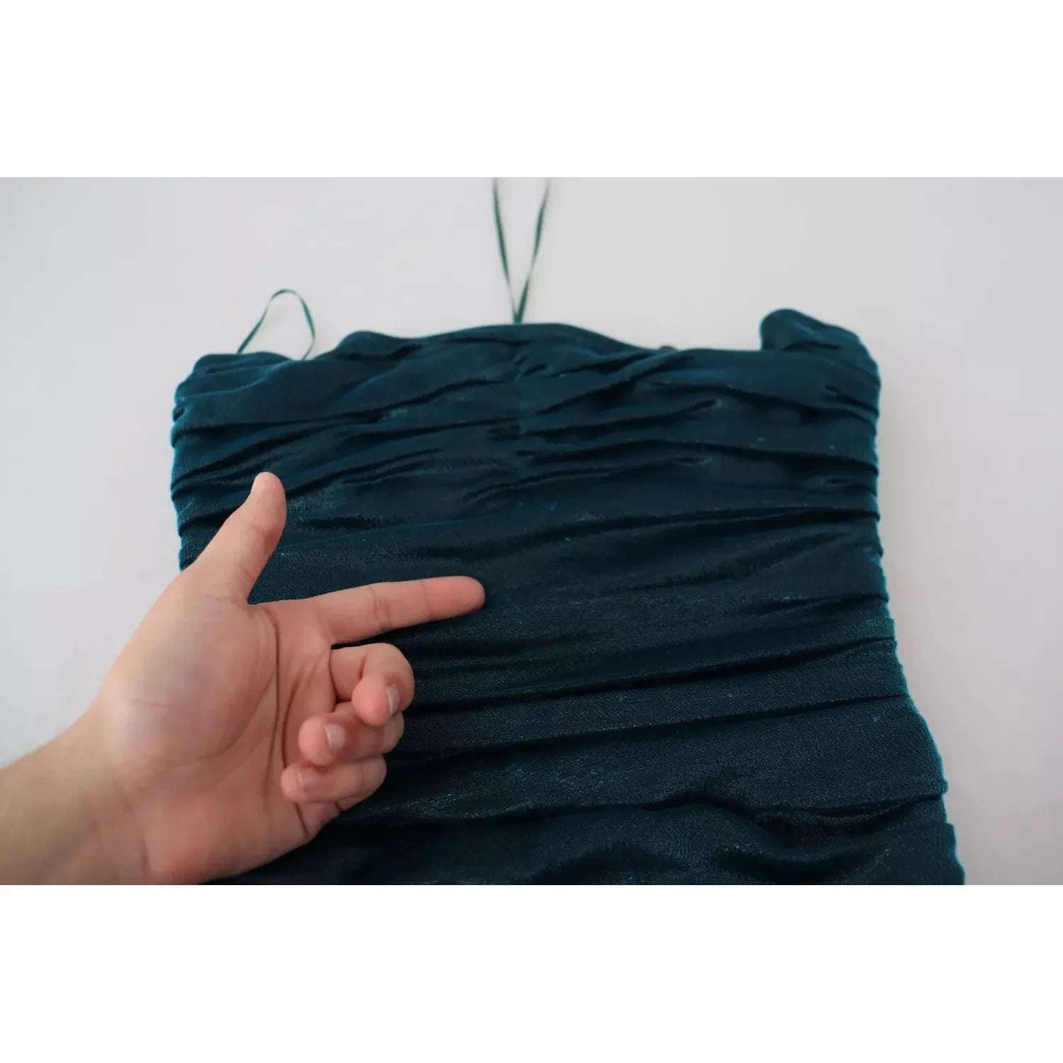 فستان دولتشي آند غابانا من مزيج الحرير باللون الأزرق بدون حمالات