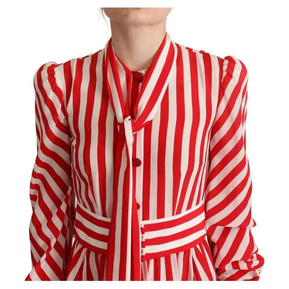 فستان ماكسي من دولتشي آند غابانا من الحرير باللون الأبيض والأحمر