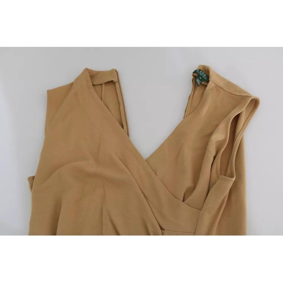 فستان رالف لورين بني من الفيسكوز بفتحة رقبة على شكل حرف V وطول الركبة