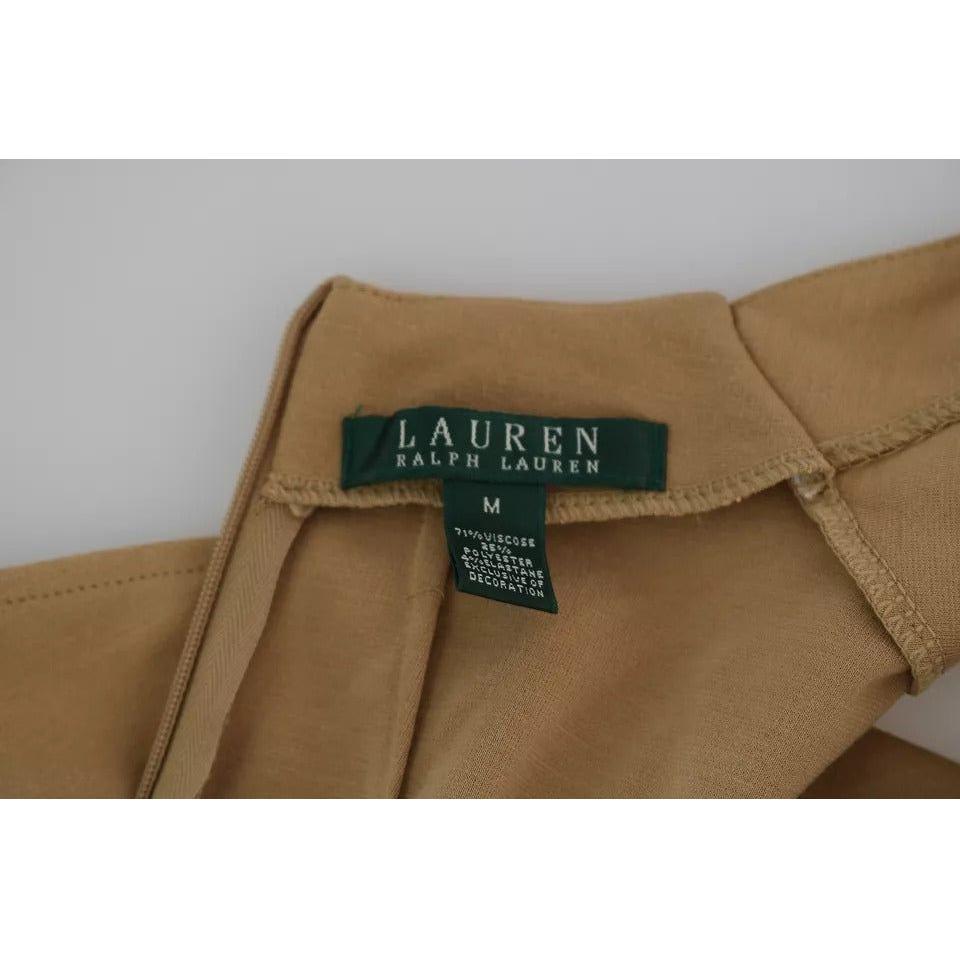 فستان رالف لورين بني من الفيسكوز بفتحة رقبة على شكل حرف V وطول الركبة